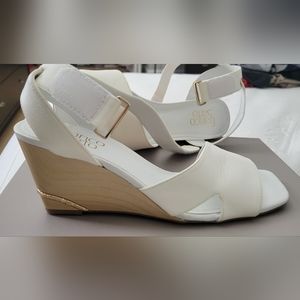 Beautiful white sandals barely worn